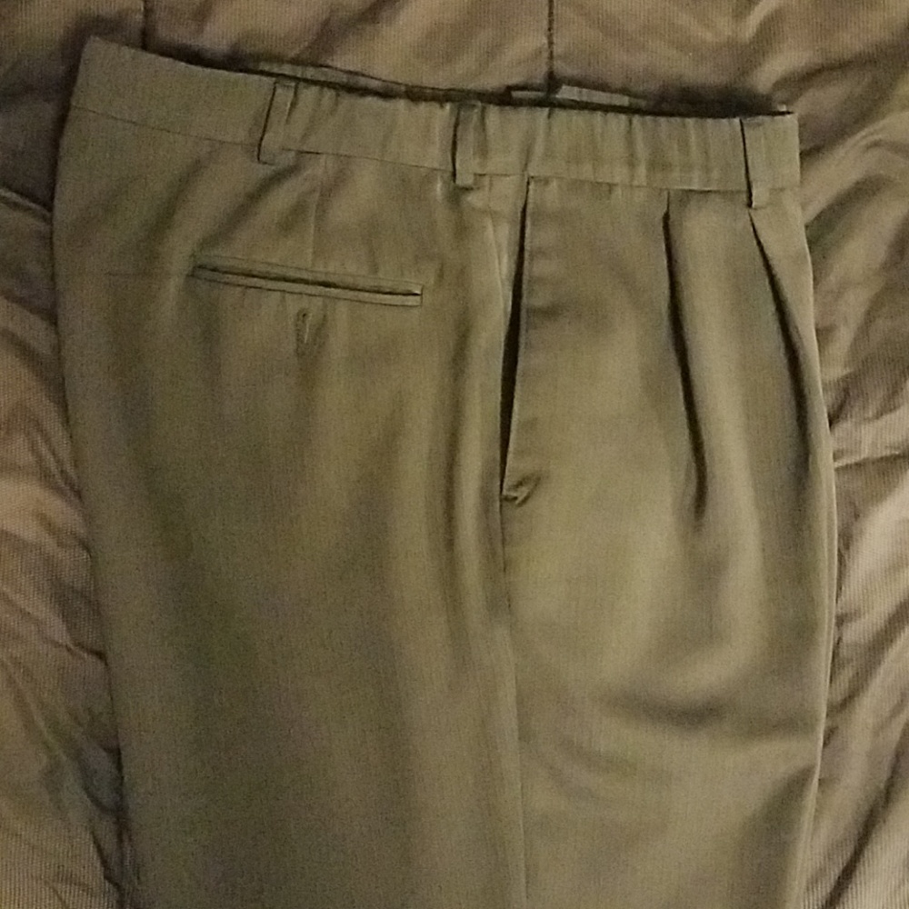 6 pair of jeans and two pair of slacks - Picture 8 of 8